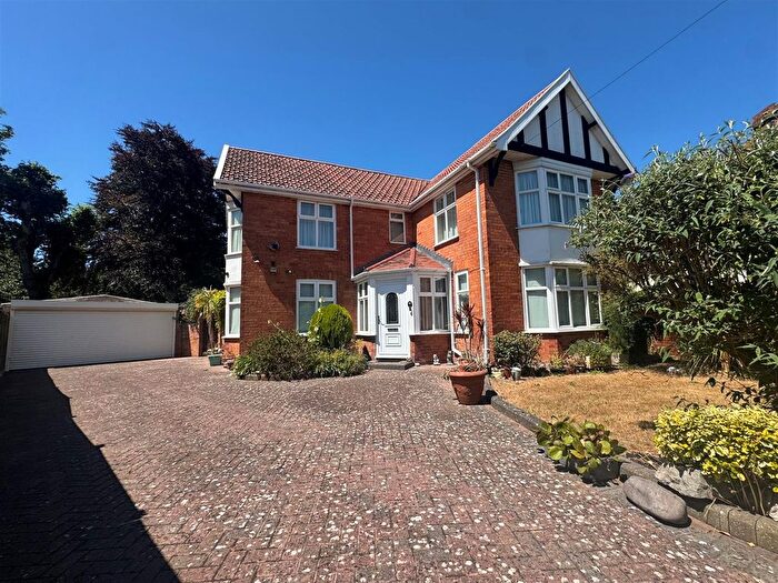 3 Bedroom Detached House For Sale In St. Andrews Road, Burnham-On-Sea, TA8