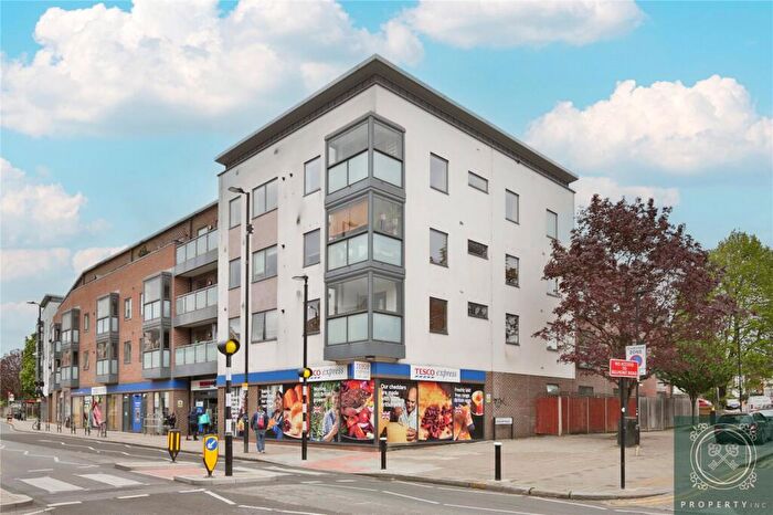 1 Bedroom Apartment For Sale In Strawbridge Court, West Green Road, London, N15