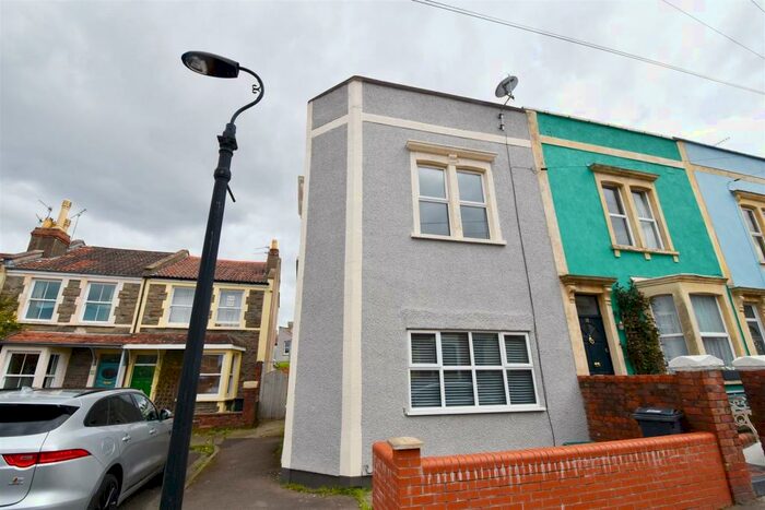 2 Bedroom End Of Terrace House To Rent In Balmain Street, Totterdown Bristol, BS4