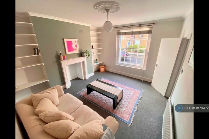 2 Bedroom Flat To Rent In Queensbridge Road, London, E2