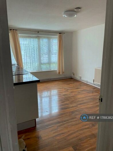 3 Bedroom Flat To Rent In Gander Green Lane, Cheam, Sutton, SM3