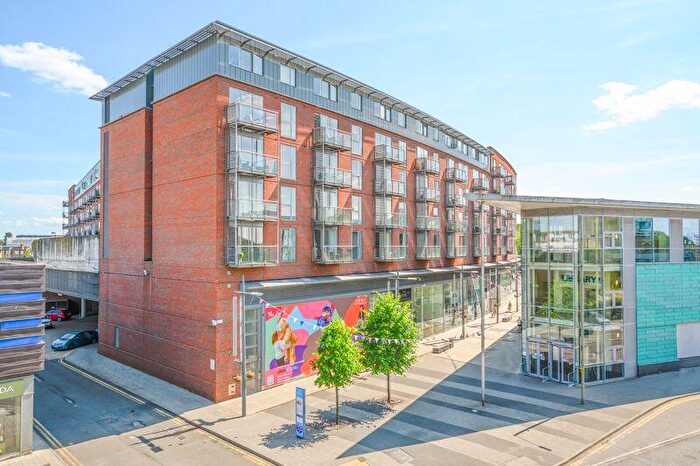 1 Bedroom Flat For Sale In The Heart, Walton-On-Thames, KT12