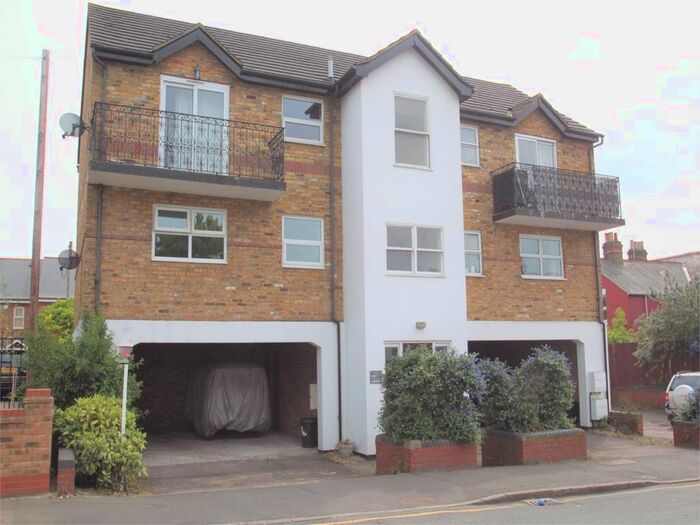 1 Bedroom Flat To Rent In Queens Road, Uxbridge, Middlesex, UB8