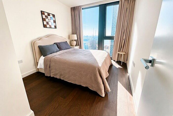 2 Bedroom Flat To Rent In Bondway, Vauxhall, London, SW8