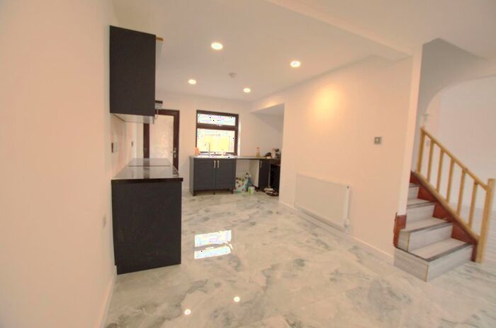 3 Bedroom Property To Rent In Picketts Lock Lane, London, N9