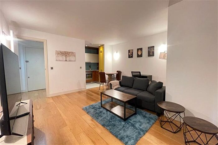 1 Bedroom Flat To Rent In St Williams Court, Gifford Street, Kings Cross, Islington, London, N1