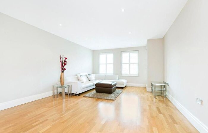 2 Bedroom Flat To Rent In Crawford Street, Marylebone, London, W1H
