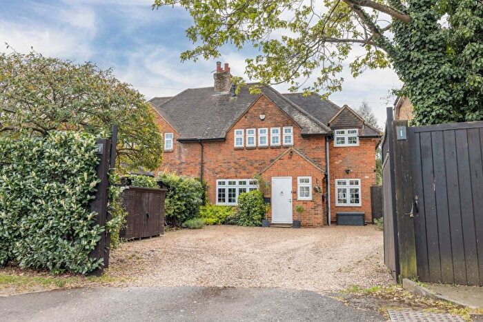 4 Bedroom Semi Detached House For Sale In Mayflower Way, Beaconsfield, HP9