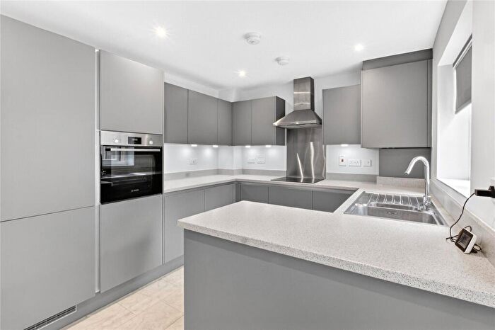 3 Bedroom Terraced House For Sale In Johnstone Close, Bracknell, Berkshire, RG12