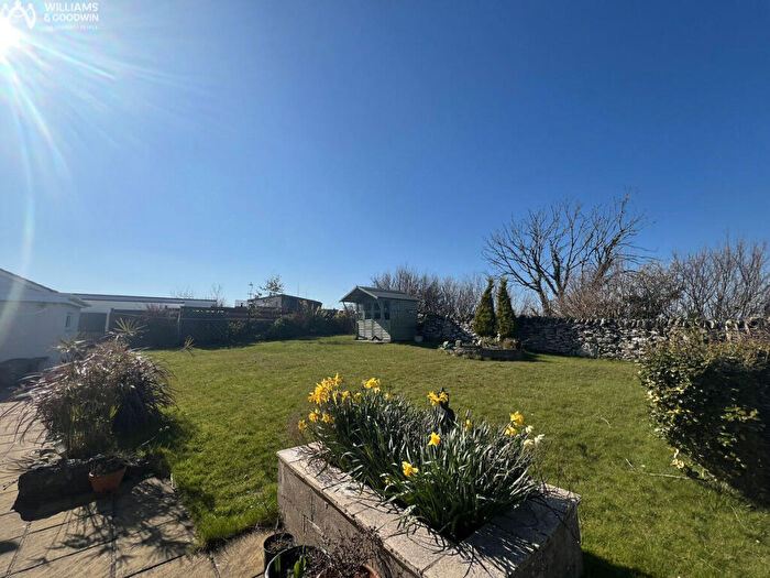 3 Bedroom Bungalow For Sale In Tynygongl, Benllech, Anglesey, LL74