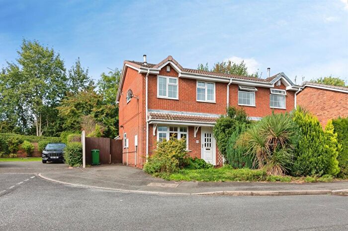 3 Bedroom Semi-Detached House For Sale In York Drive, Nottingham, NG8