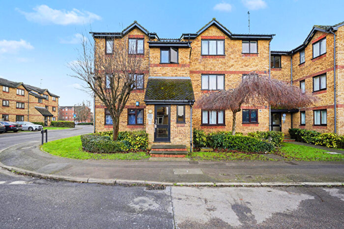 1 Bedroom Flat For Sale In Charlton Road, London, N9