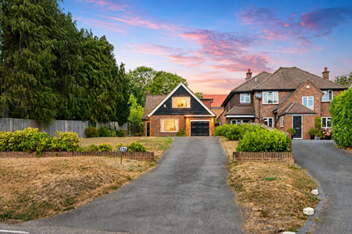 4 Bedroom Detached House For Sale In Outwood Lane, CR5