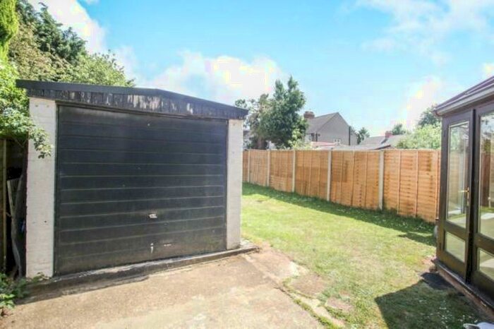 3 Bedroom Apartment To Rent In Rutland Cresent, St Anns Hill, Tin Town, Luton, Hart Hill, Luton, Bedfordshire, LU2