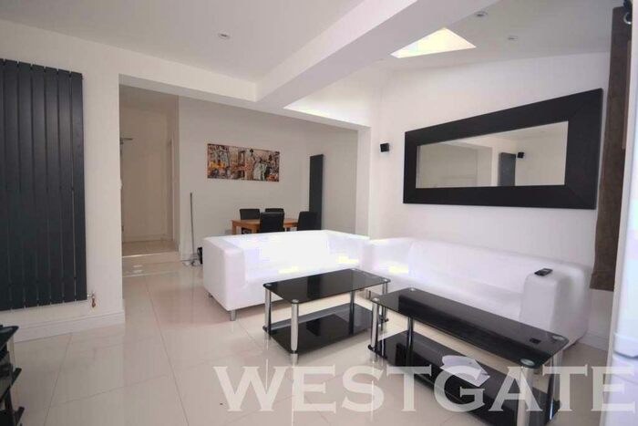 6 Bedroom Terraced House To Rent In Donnington Road, Reading, RG1