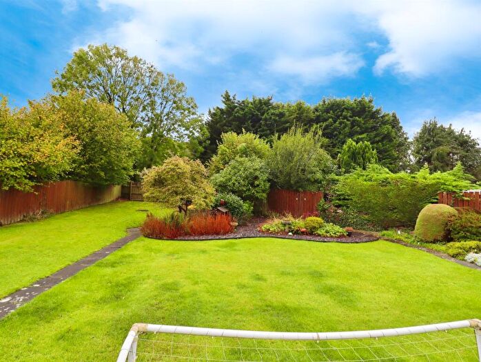 5 Bedroom Detached House For Sale In South View, Kenfig Hill, Bridgend, CF33