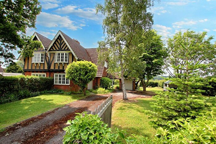 3 Bedroom Semi-Detached House For Sale In Hamptons Road, Hadlow, Tonbridge, TN11