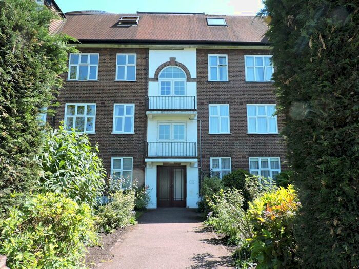 4 Bedroom Flat To Rent In Collingwood Court, Queens Road, London, NW4