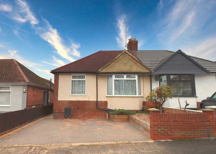 3 Bedroom Semi-Detached Bungalow To Rent In Edward Road, Kettering, NN15