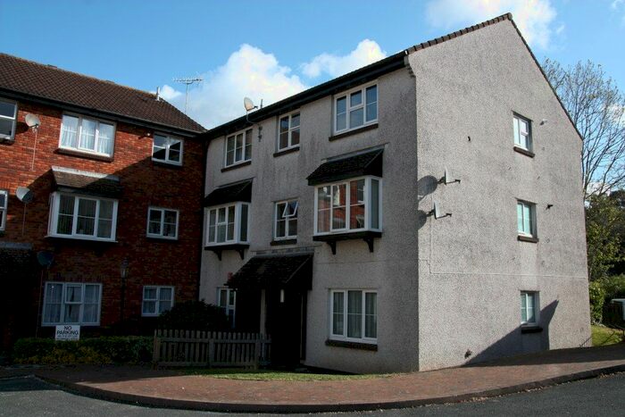 1 Bedroom Flat To Rent In Portland Court, Plymouth, PL1