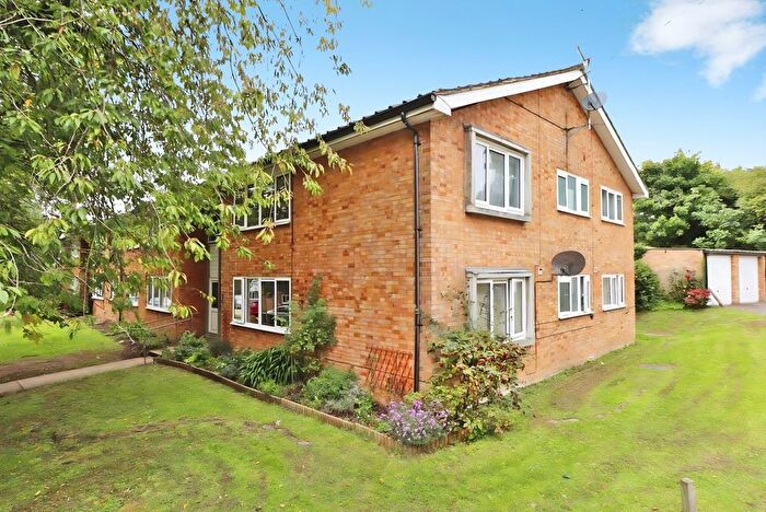 2 Bedroom Flat To Rent In Tudor Road, St Albans, AL3
