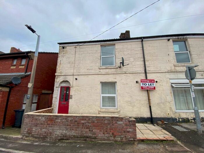 1 Bedroom Flat To Rent In Bond Street, Trowbridge, Wiltshire, BA14