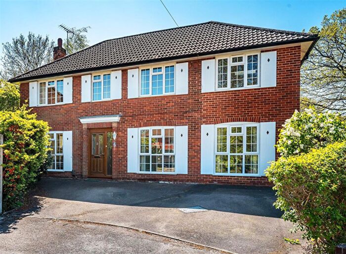 4 Bedroom Property For Sale In Glebe Road, Ashtead, KT21