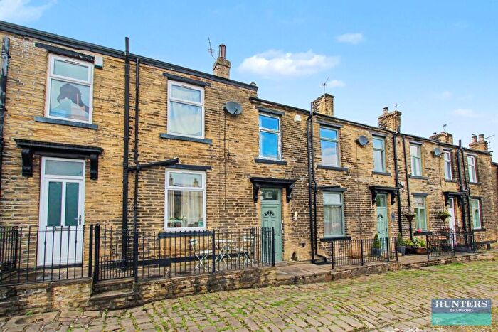 2 Bedroom Terraced House For Sale In Prospect Place, Eccleshill, Bradford, BD2