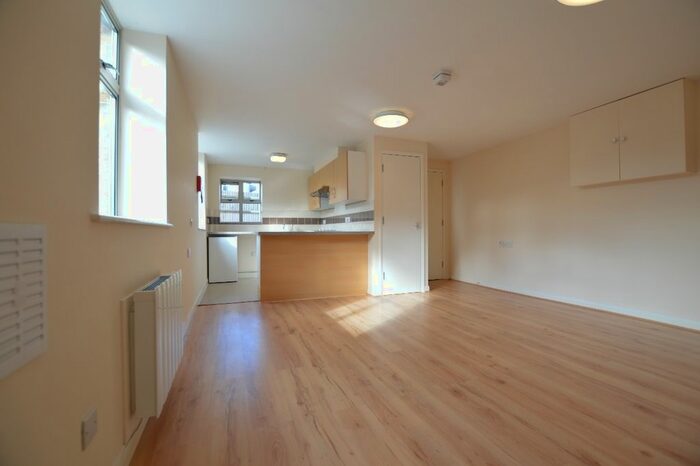 Studio To Rent In Bell Green, London, SE26