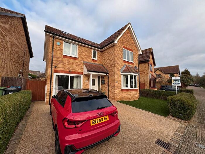 5 Bedroom Detached House For Sale In Hartland Avenue, Tattenhoe, Milton Keynes, MK4