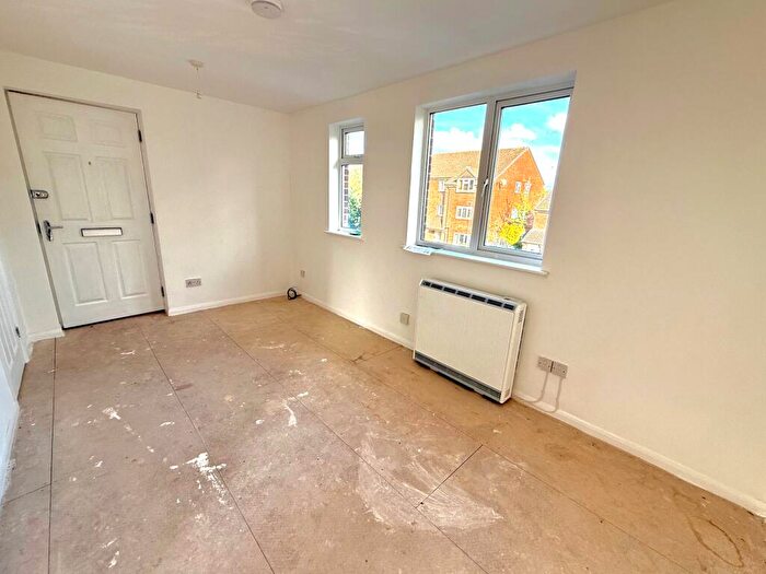 1 Bedroom Apartment For Sale In Marney Road, Grange Park, Swindon, SN5
