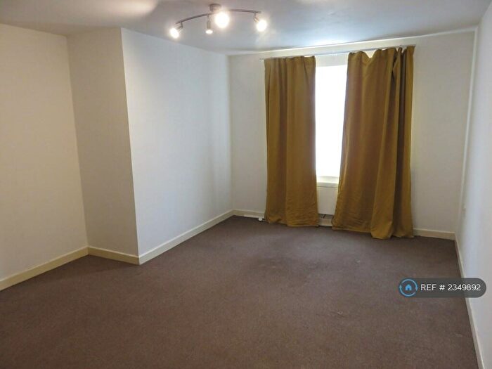 1 Bedroom Flat To Rent In Powell House, Bury, BL9