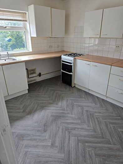 2 Bedroom Flat To Rent In Banwell Court, Swansea, SA6