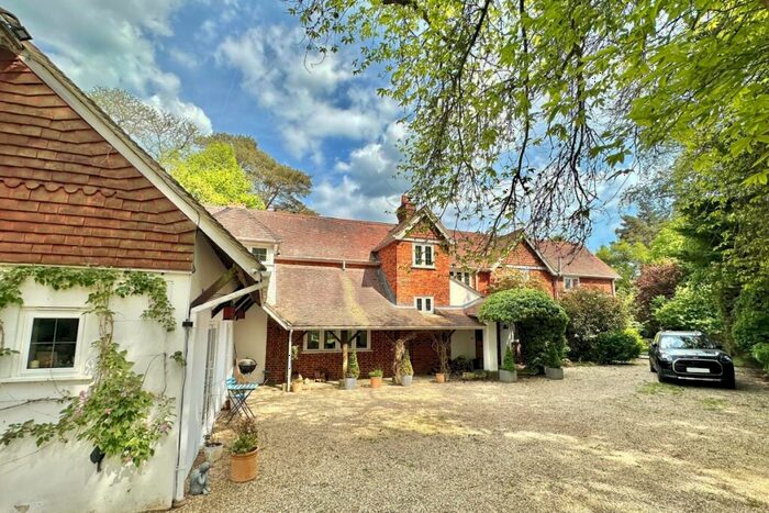 5 Bedroom Detached House To Rent In Whitmead Lane, Tilford, GU10