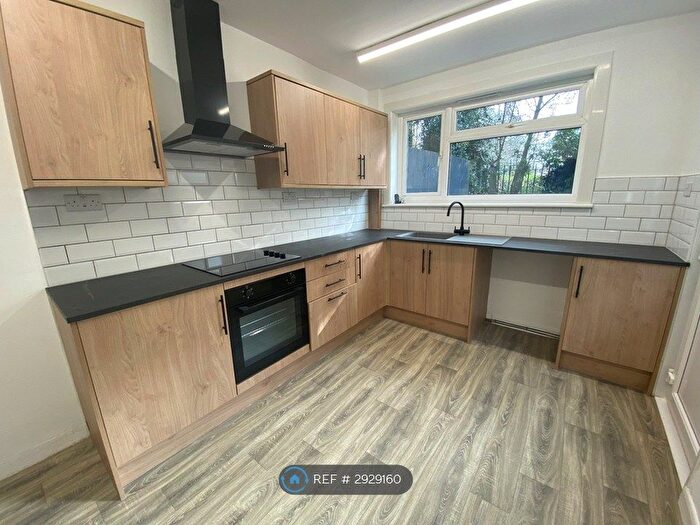 3 Bedroom Terraced House To Rent In Ilkeston Road, Nottingham, NG7