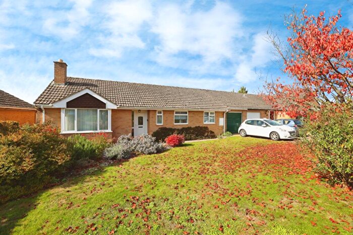 3 Bedroom Detached Bungalow For Sale In Highfield Rise, Shrewton, Salisbury, SP3