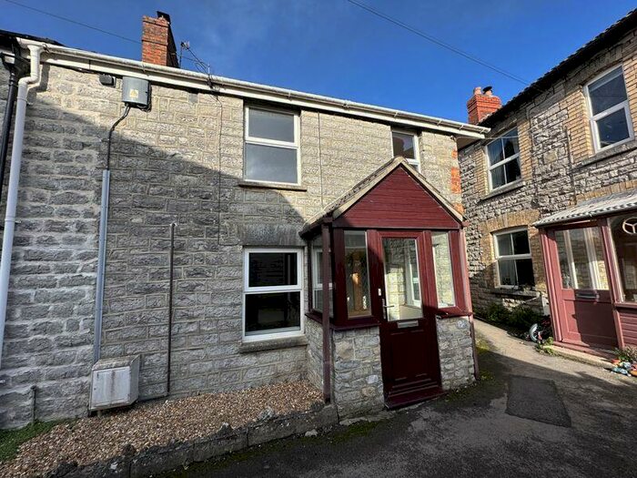 2 Bedroom House To Rent In Glaston Road, Street, BA16