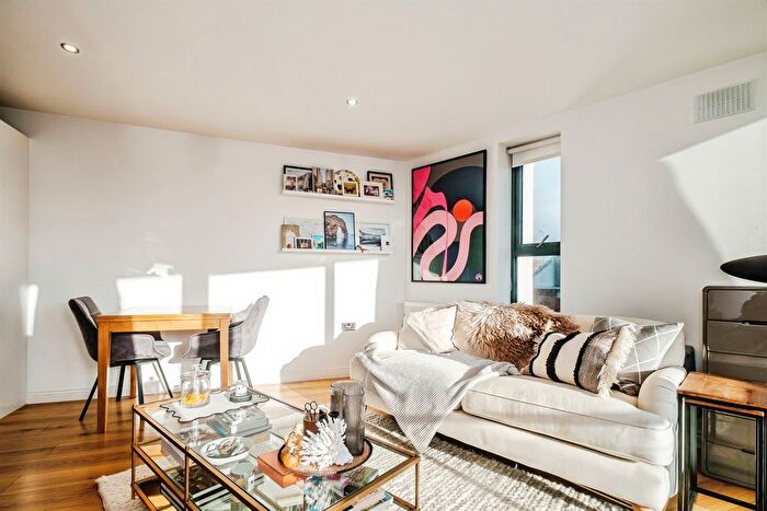 1 Bedroom Flat For Sale In Brighton Road, Shoreham-By-Sea, BN43