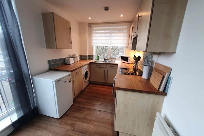 2 Bedroom Flat For Sale In Russell Road, Nottingham, Nottinghamshire, NG7