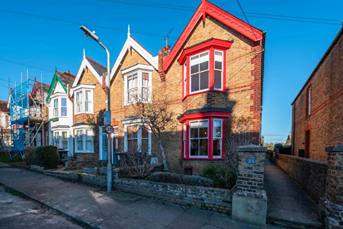 3 Bedroom End Of Terrace House For Sale In Beverley Road, Canterbury, CT2