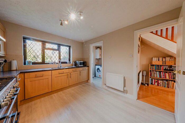 4 Bedroom Detached House For Sale In Spoonley Wood, Bancroft Park, Milton Keynes, MK13