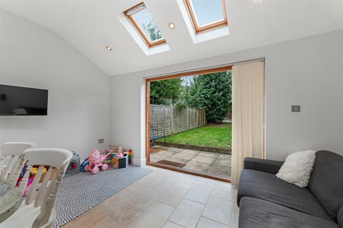 2 Bedroom End Of Terrace House For Sale In Elm Road, Windsor, SL4