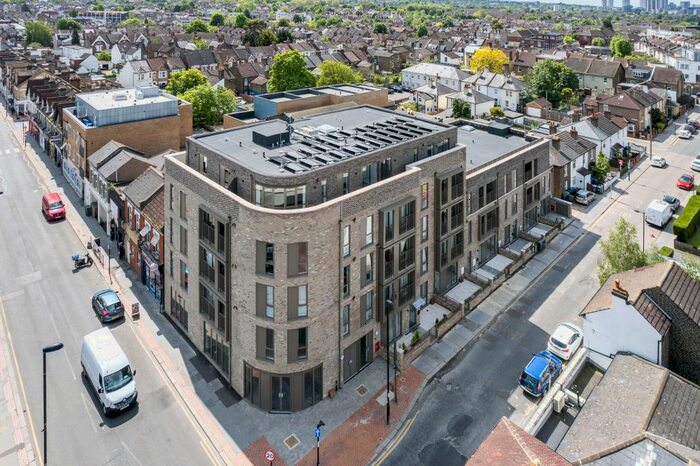 2 Bedroom Flat To Rent In Doyle Road, London, SE25