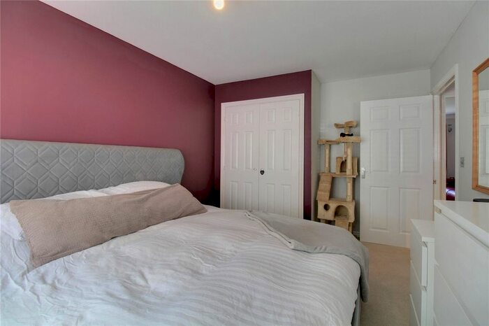 2 Bedroom Flat For Sale In Elvetham Rise, Chineham, Basingstoke, Hampshire, RG24