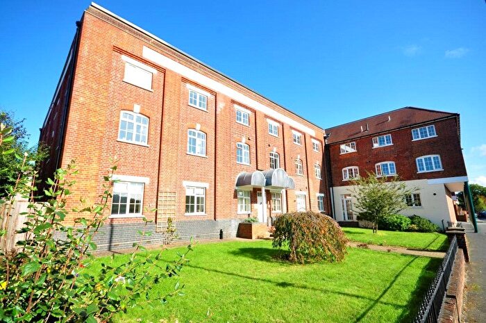 2 Bedroom Flat For Sale In Llanaway House, Meadrow, Godalming, Surrey, GU7