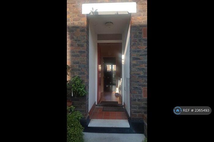 3 Bedroom Terraced House To Rent In Heralds Place, London, SE11