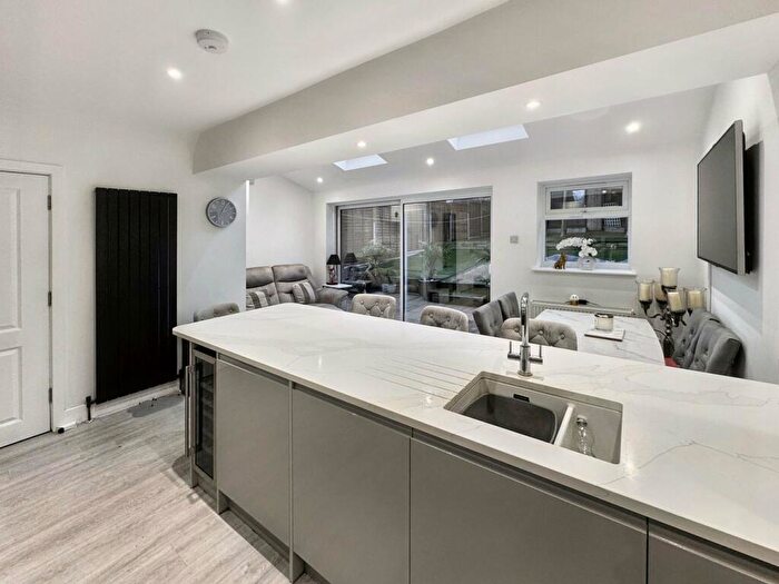3 Bedroom End Of Terrace House For Sale In Amherst Drive, Orpington, BR5