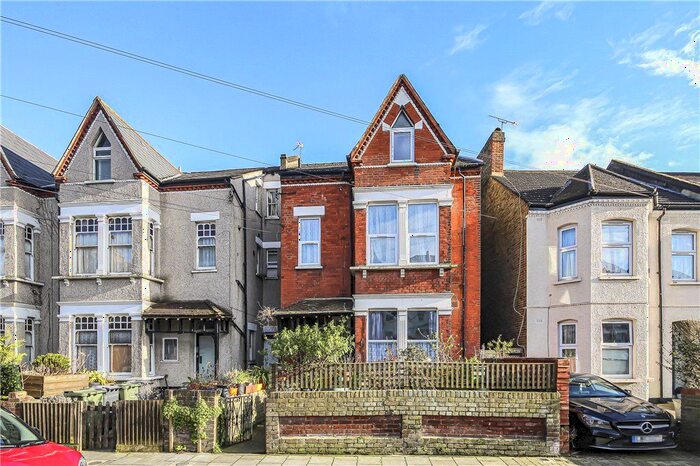 2 Bedroom Flat To Rent In Gleneagle Road, Streatham, SW16