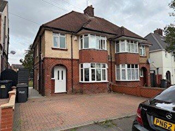 3 Bedroom Semi-Detached House To Rent In Luton, LU3