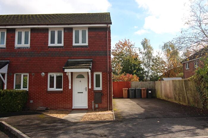 2 Bedroom End Of Terrace House To Rent In Bremen Gardens, Andover, Hampshire, SP10
